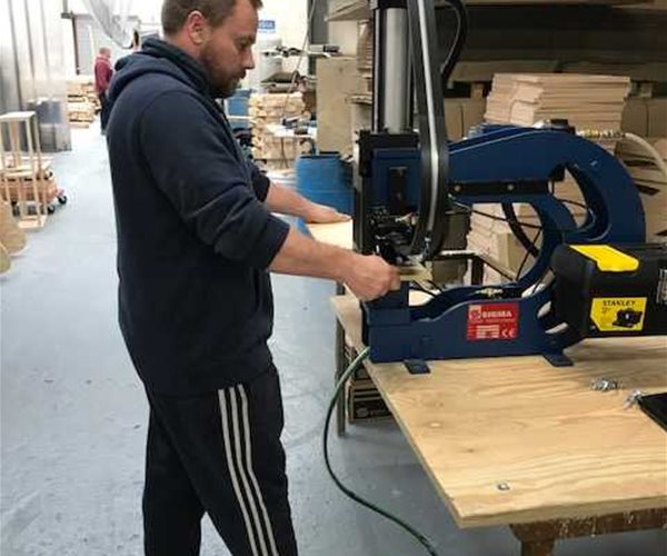 Repose Furniture ordert Nietmaschine für Einschlagmuttern slide 4