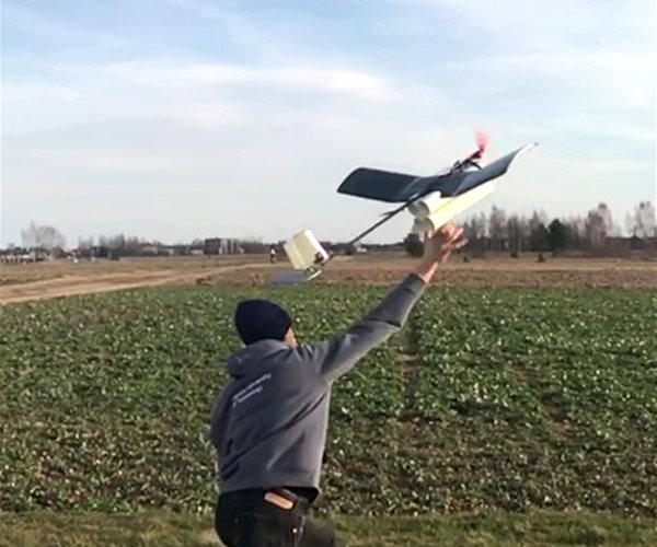 Studenten nutzen Jet Press Tannenbaumclips für Flugzeug-Wettbewerb slide 4
